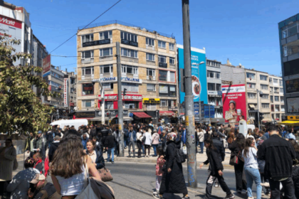 romanii surprinsi de cutremur in turcia se intorc acasa localnicii din instanbul se tem si dorm in parcuri sau masini 680979c274622