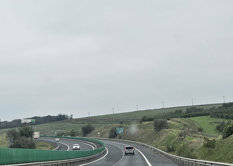 situatia traficului rutier cum se circula pe drumurile nationale si autostrazi 67f8b2b94faf9