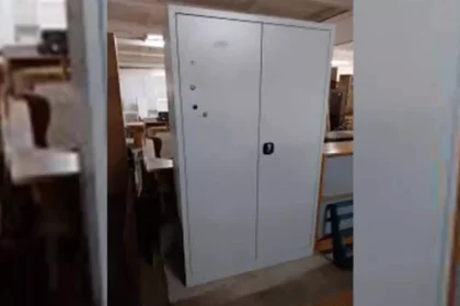 tanar de 18 ani retinut pentru 24 de ore fiindca a inchis trei copii intr un dulap metalic 67fbab2d81dad