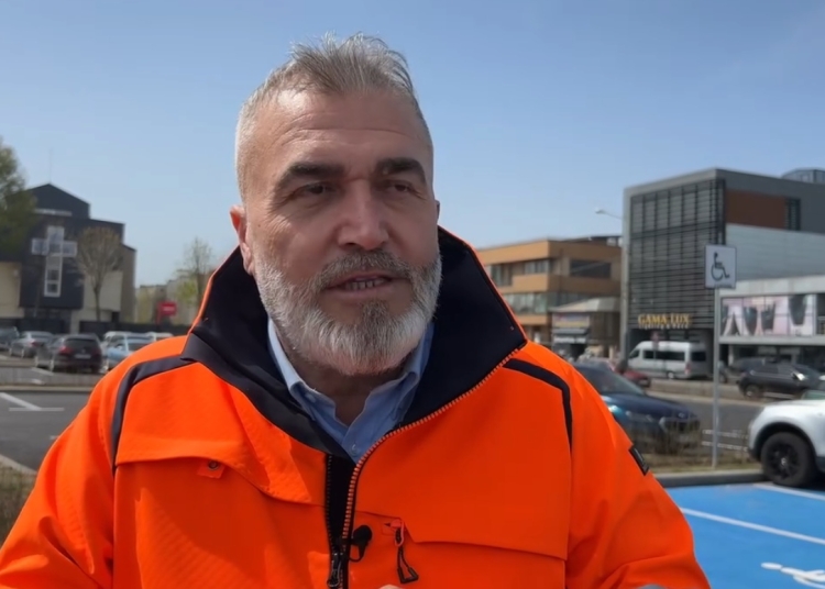 trafic fluidizat in zona cimitirului central o noua trecere de pietoni si un nou acces pietonal au fost amenajate de catre confort urban 680219be356a0