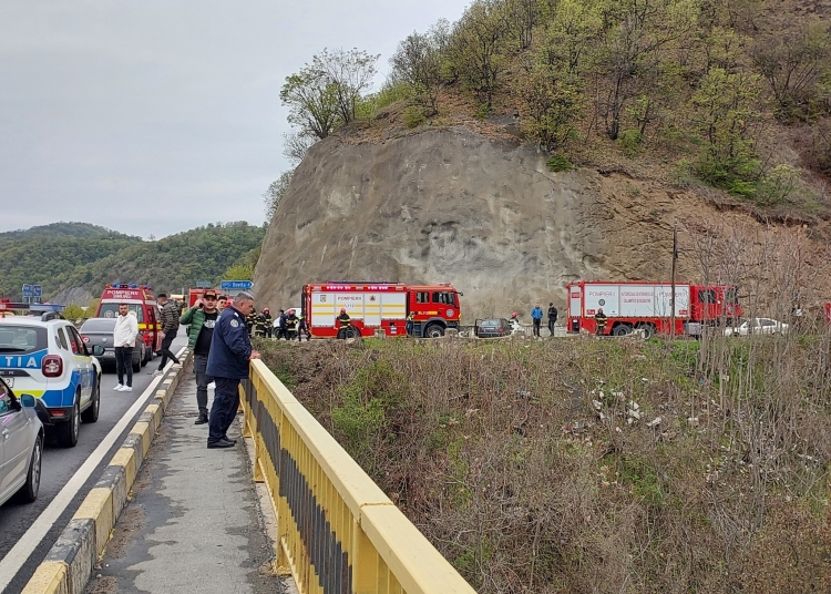 un microbuz a cazut in dunare s a activat planul rosu de interventie 67fd0f781e658