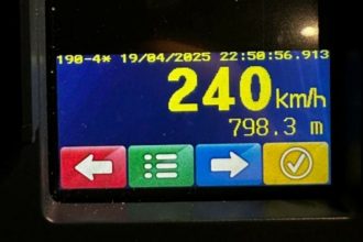 un tanar a fost prins cu o viteza uluitoare pe a2 s a ales cu amenda si permisul i a fost suspendat 68050c598dc6c