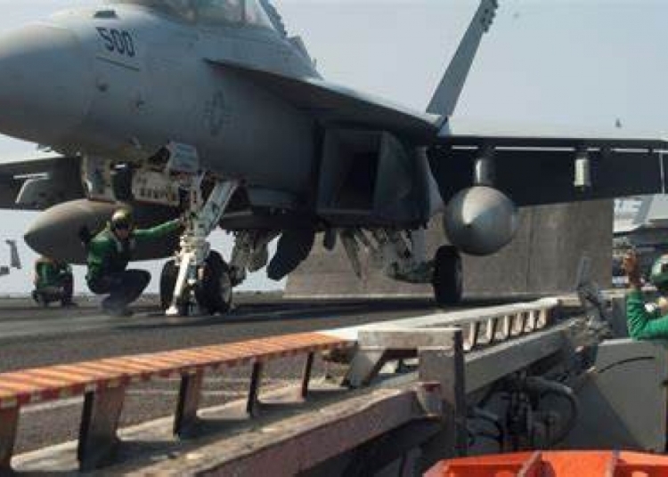 us navy pierde un avion de peste 60 milioane de dolari dupa ce acesta a cazut in mare de pe un portavion 681075fd9746c
