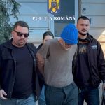 video un barbat a fost retinut dupa ce a talharit si amenintat doua persoane in navodari 67ff92c8defcc