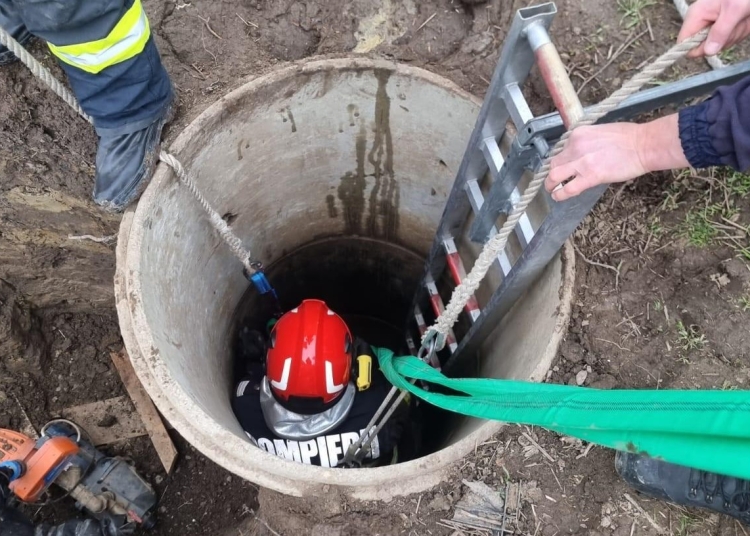 video update interventie de urgenta la navodari o femeie a cazut intr o fantana 67f0eccdc42be