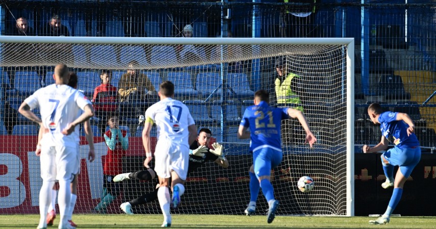 alexandru buzbuchi mvp in victoria cu gloria buzau al treilea penalty aparat ma bucur ca am ajutat echipa galerie foto 6818c48023eeb