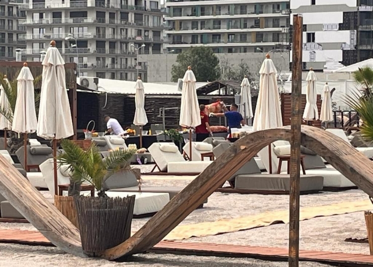 alti patroni cunoscuti au castigat plaje din eforie mamaia si agigea printre ei cei de la nuba 6827aeeb296f7