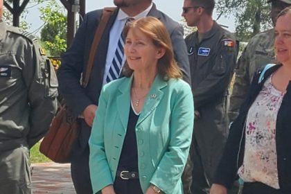 ambasadorul sua in romania kathleen kavalec se retrage 682c2681ca97a