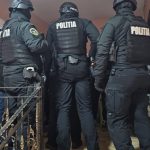 ancheta interna in mai dupa ce mascatii au descins la o adresa gresita si i au rupt mana unui batran 681dbd6f82fb8