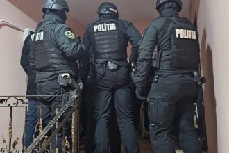 ancheta interna in mai dupa ce mascatii au descins la o adresa gresita si i au rupt mana unui batran 681dbd6f82fb8