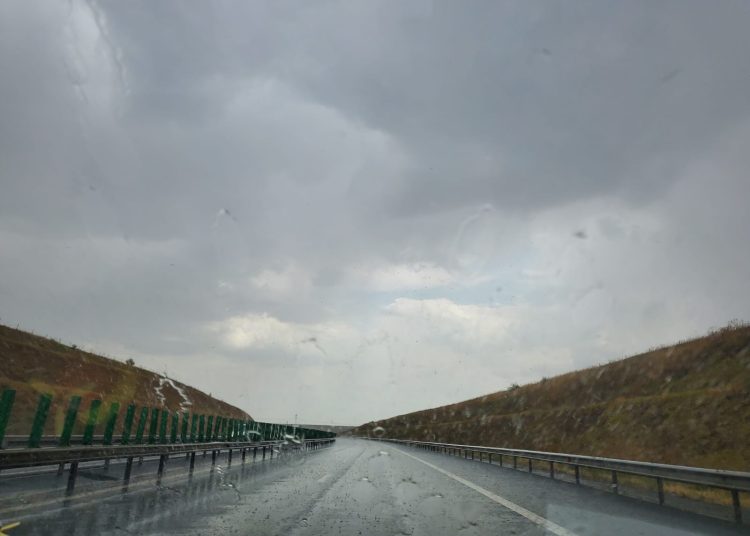 atentie soferi pe autostrazile a1 a2 si a3 se circula in conditii de ploaie 6832bbac2ba7d