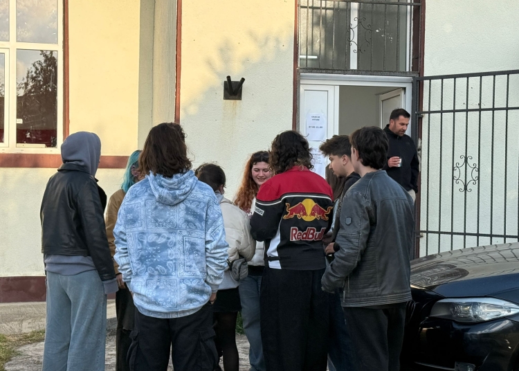 bej constanta a suplimentat numarul buletinelor de vot pentru sectia din vama veche 681735350b9fa