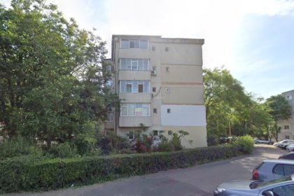 ce le mai trece unora prin cap un constantean si a facut beci in balconul blocului la parter iar acum trebuie sa l desfiinteze 6832e97c0b59b