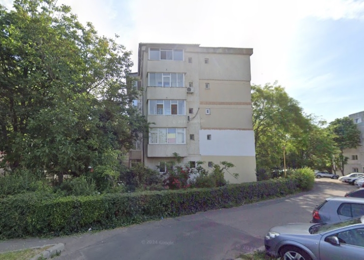 ce le mai trece unora prin cap un constantean si a facut beci in balconul blocului la parter iar acum trebuie sa l desfiinteze 6832e97c0b59b