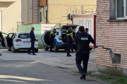 conflict armat in curtea unui spital trei barbati retinuti 682b0f9a99c79