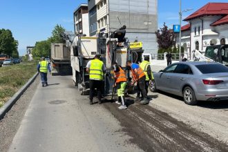 continua lucrarile de frezare a carosabilului pe bulevardul mamaia intre strazile patriei si ion ratiu traficul rutier este restrictionat partial 681c6ae1810bd