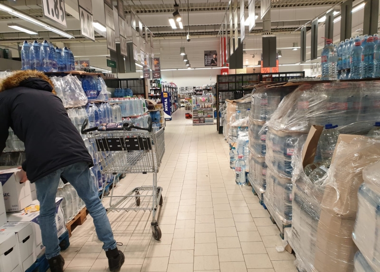 datele care ii contrazic pe suveranisti supermarketurile din tara anunta ca au sute de parteneri locali si numarul lor e pe cale sa creasca 6835ad3197768