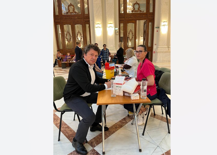 deputatul psd daniel gheorghe georgescu a donat sange in cadrul campaniei avem acelasi sange e un gest simplu dar cu o putere imensa foto 682de0205d78f