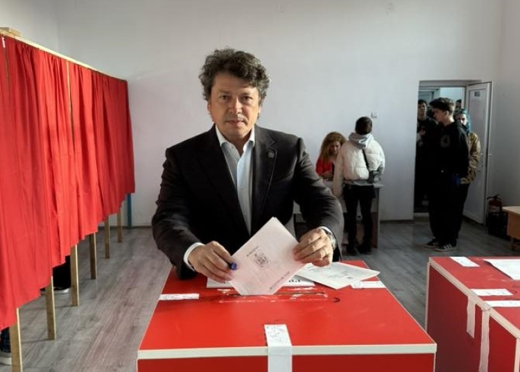 deputatul psd de constanta daniel georgescu a votat primul in vama veche 6817421351ed9