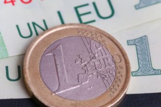euro se depreciaza usor in raport cu moneda nationala cursul oficial anuntat de bnr 682f08e58bb4b