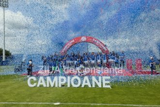 fotbalistele de la farul au primit trofeul de campioane fotovideo 6831ba1f2b0b4