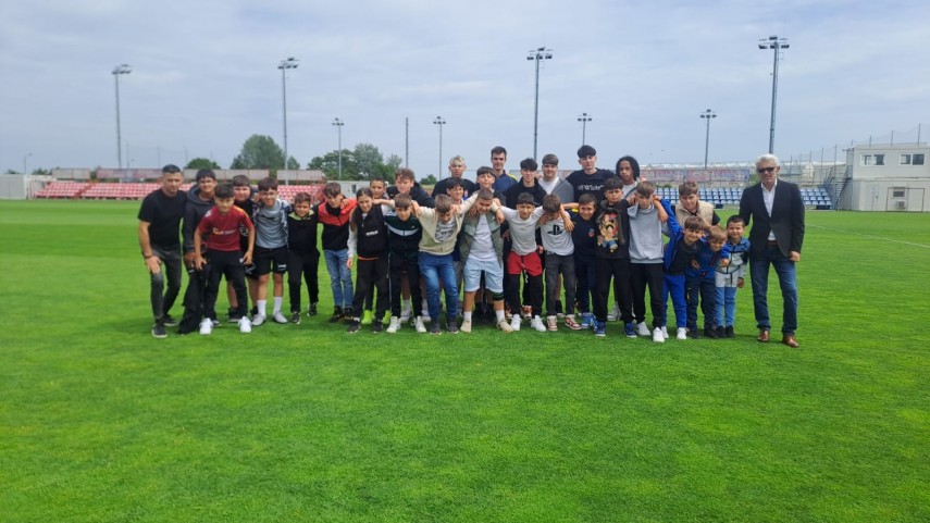 fotbalistii de la cs victoria cumpana in vizita la baza sportiva fcsb galerie foto 68399ae6edce7