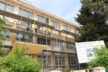 foto continua lucrarile de modernizare la scoala gimnaziala nr 23 constantin brancoveanu din constanta 6836aa53a2d9a