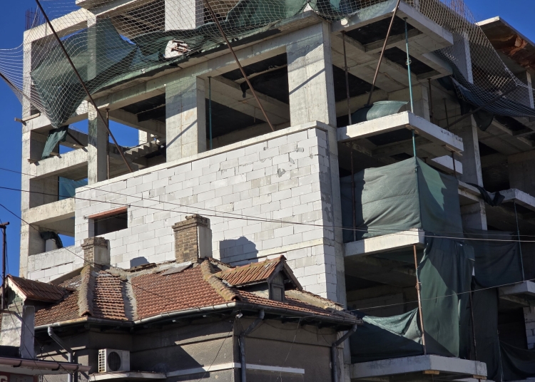 galerie foto gigi uda costica si george halep aproape de finalizarea blocurilor lipite de casele din centrul orasului 6812a04a9d9f4