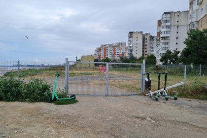 grecul christos panopoulos pierde in favoarea abadl terenul de pe taluzul plajei modern unde voia sa construiasca blocuri 6821a5e1766a0