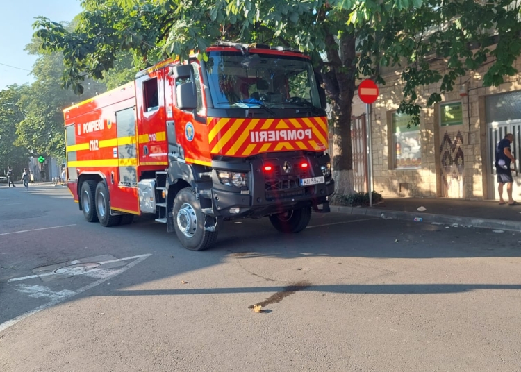 incendiu la anexa unei case din cartierul km 5 681dfdea561b8