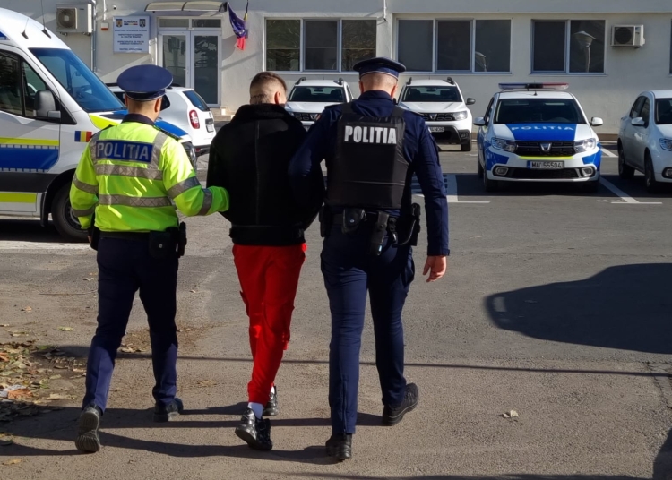 legea fugarilor loveste la constanta hot cu antecedente condamnat pentru furt nu s a prezentat dupa sentinta si are acum in carca si evadarea 682e4d7e074f8