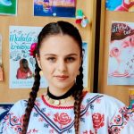 mandria navodariului iulia pistea o voce care pastreaza vie traditia romaneasca a cucerit scena folclorica de la medgidia si a obtinut locul ii la festivalul chip de copil 6826daa836439