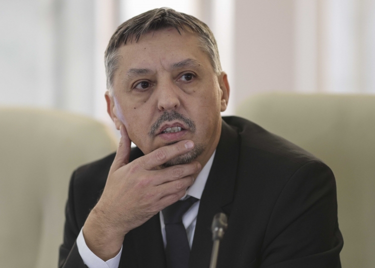 ministrul educatiei vrea reguli pentru retele sociale 68382f7b8eda8