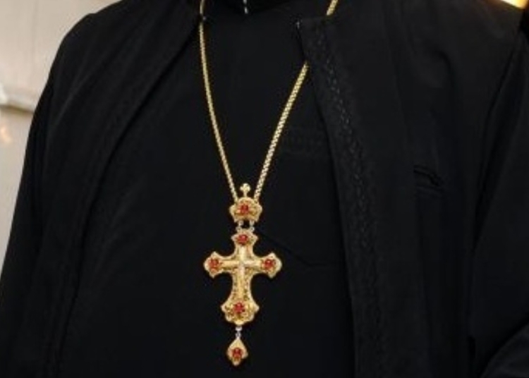 o familie cu un copil bolnav ar putea fi aruncata in strada de episcopia oradea 68397e84e8940