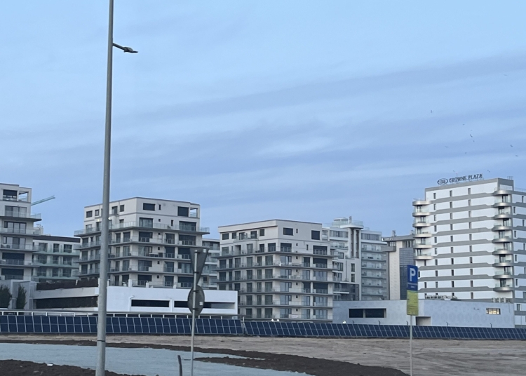 o firma cunoscuta poate dezvolta un ansamblu rezidential cu 15 etaje in zona de nord a litoralului 68227f586e76f