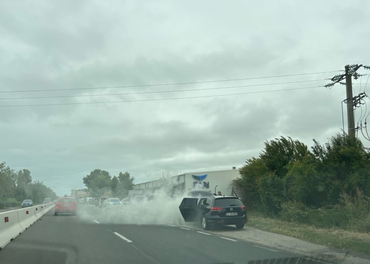o masina a lua foc la intrare in mangalia 6832d8fa55a0a