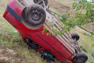 o masina s a rasturnat in apropiere de topalu cinci persoane intre care doi copii au ajuns la spital 6832aed16ddc5