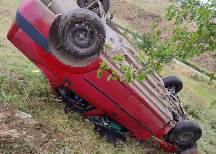 o masina s a rasturnat in apropiere de topalu cinci persoane intre care doi copii au ajuns la spital 6832aed16ddc5
