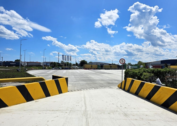 o noua parcare pentru tiruri in zona portii 10 a portului constanta 682b2f42e78b8