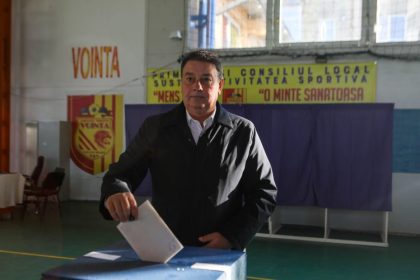 presedintele cjc florin mitroi avem nevoie de echilibru de pace si solutii pe termen mediu si lung votati pentru romania 6816f83d863ff
