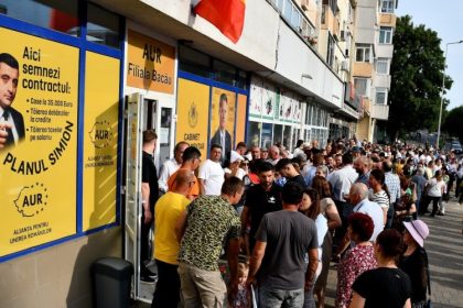 procese colective impotriva lui george simion se cere obligarea liderului aur sa si duca la capat obligatiile asumate prin contractele privind casele ieftine cu dobanda zero 6822502665164