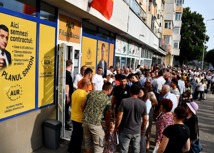 procese colective impotriva lui george simion se cere obligarea liderului aur sa si duca la capat obligatiile asumate prin contractele privind casele ieftine cu dobanda zero 6822502665164