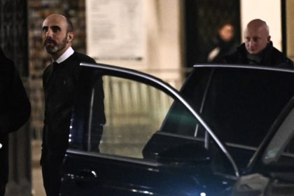 razboi al acuzatiilor intre sie si aur pe tema implicarii frantei in alegeri 683883c3d723c