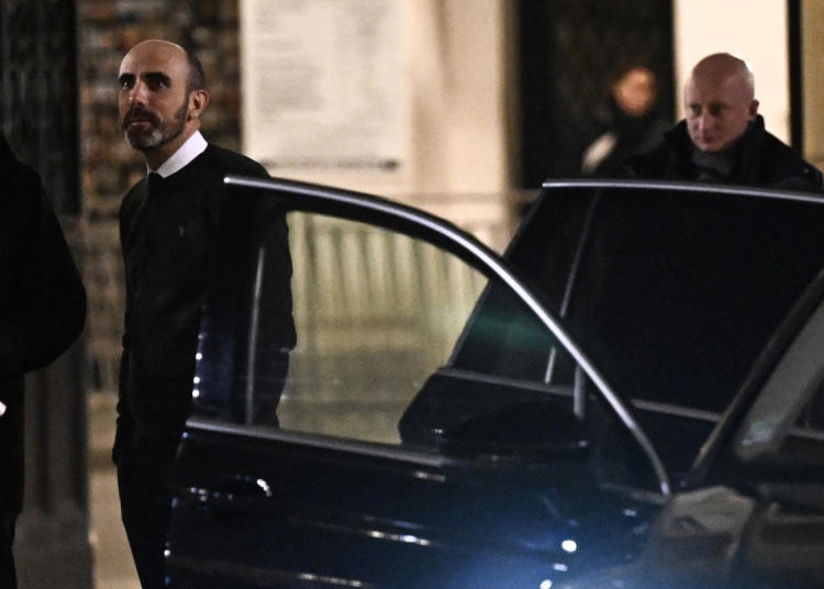 razboi al acuzatiilor intre sie si aur pe tema implicarii frantei in alegeri 683883c3d723c