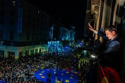 rezultate finale nicusor dan a castigat alegerile prezidentiale l au votat peste 61 milioane de romani 682adbf17caff