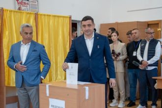s au numarat voturile din 90 din sectii simion la distanta mare de antonescu 6817cdc0c5fd6