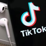 salvata de la moarte in timp ce era live pe tiktok un medic aflat printre urmaritorii sai a sunat la 112 682099dfb6472