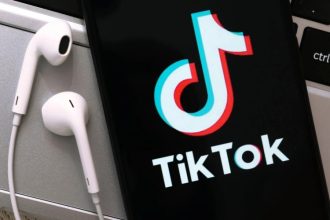 salvata de la moarte in timp ce era live pe tiktok un medic aflat printre urmaritorii sai a sunat la 112 682099dfb6472