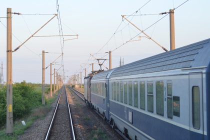 sase pasageri au fost raniti dupa ce locomotiva unui tren cfr calatori s a izbit de vagoanele cu care trebuia sa se cupleze 68342f2ac1b94