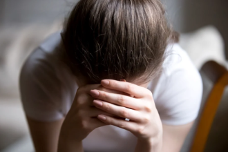 scandal in familie ajuns in instanta sotul si a dat sotia afara din casa pentru ca nu a acceptat prezenta fostei la ziua copilului 6833a511b883a